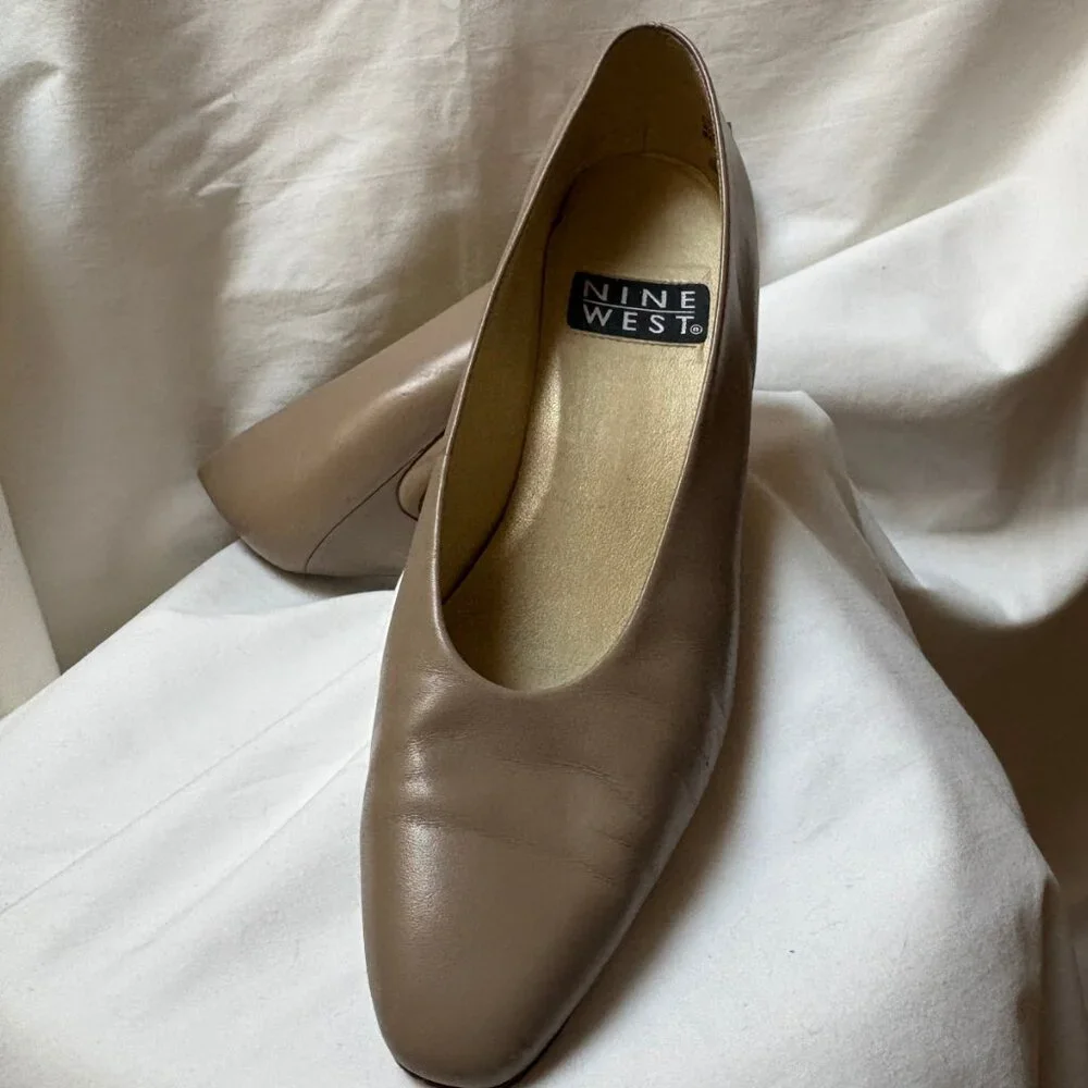 Nine West Taupe Leather Pumps – Size 6 - Picture 5 of 9